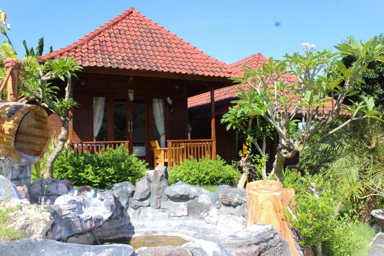 Bamboo Bungalow Jungle View Batununggul Kültér fotó